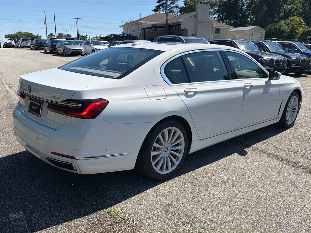 Used 2022 BMW 740i w/ Premium Package RWD image 7