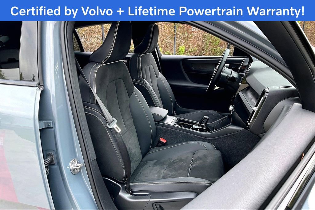 Certified 2023 Volvo C40 P8 Recharge Ultimate w/ Protection Package Premier image 9