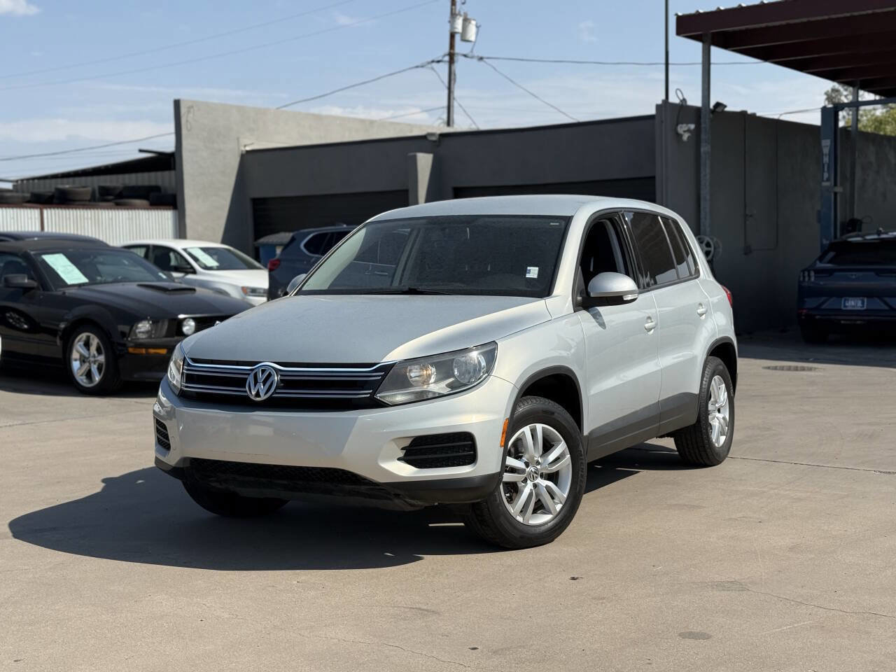 Used 2012 Volkswagen Tiguan S FWD image 1