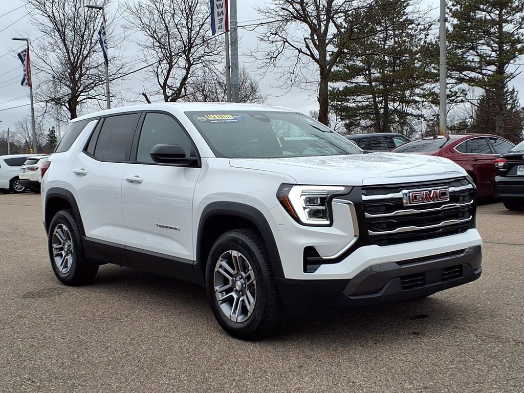 Used 2026 GMC Terrain Elevation image 3