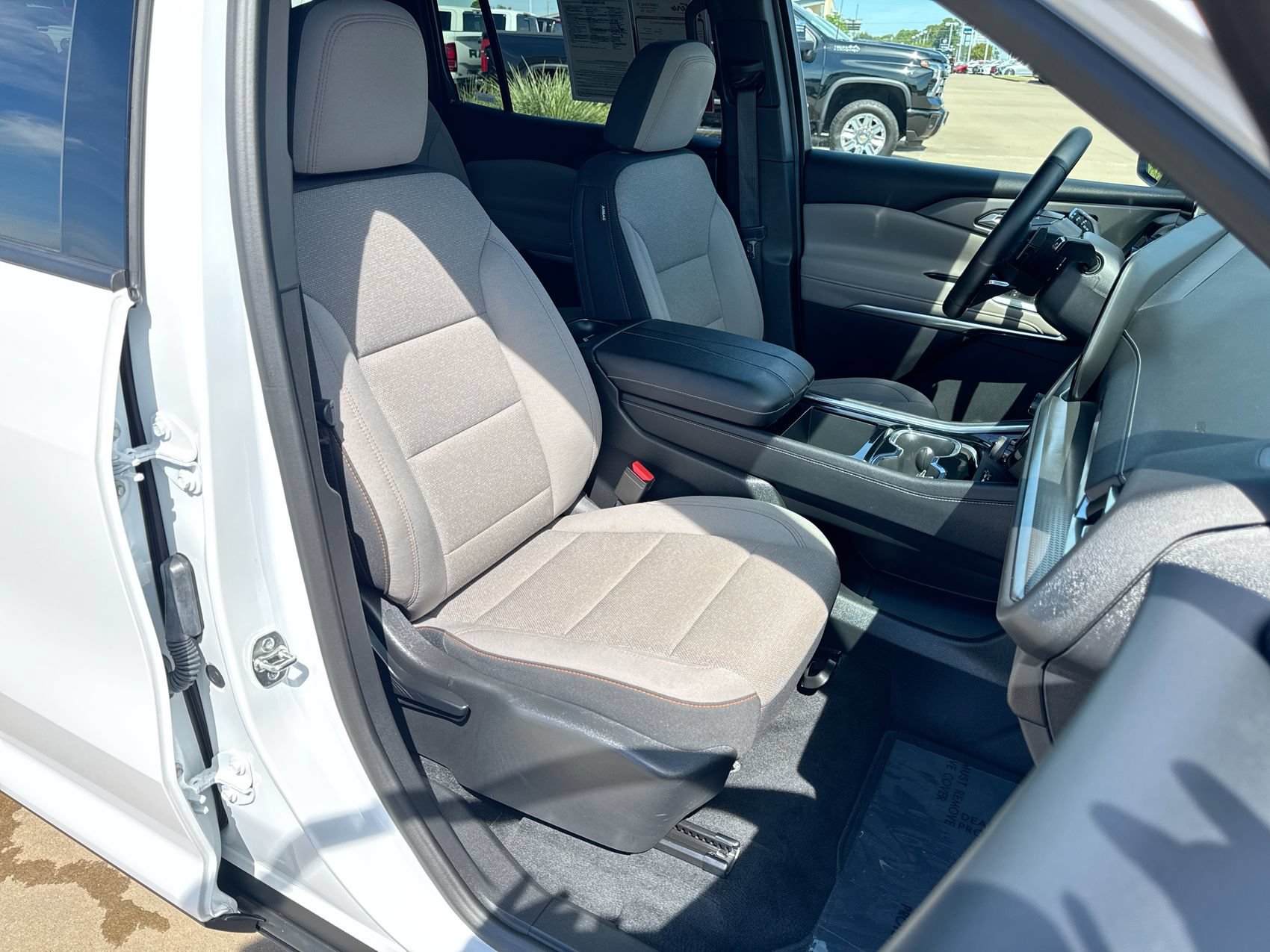 Used 2026 Chevrolet Traverse LT w/ Driver Confidence Package FWD image 24