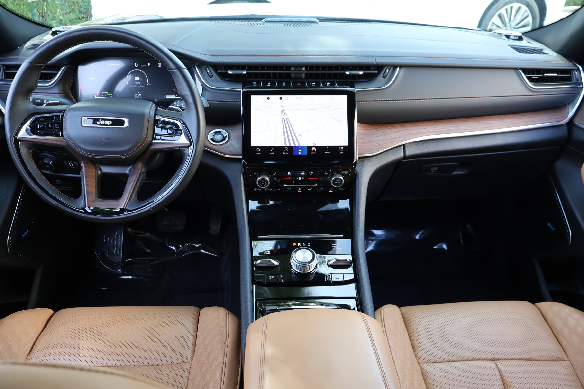 Used 2023 Jeep Grand Cherokee Summit image 15