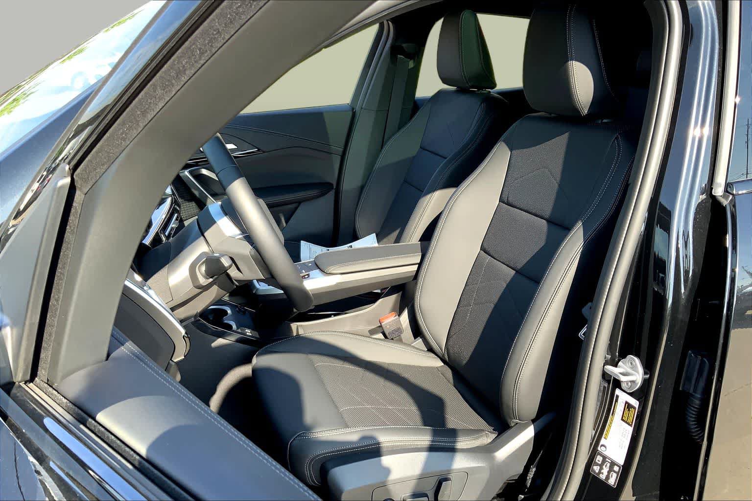 New 2025 BMW X2 xDrive28i w/ Technology Package AWD/4WD image 9