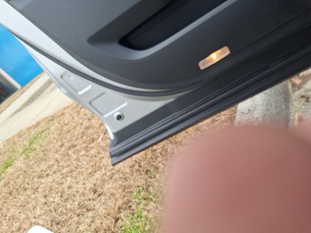 Used 2024 Toyota Highlander XLE image 9