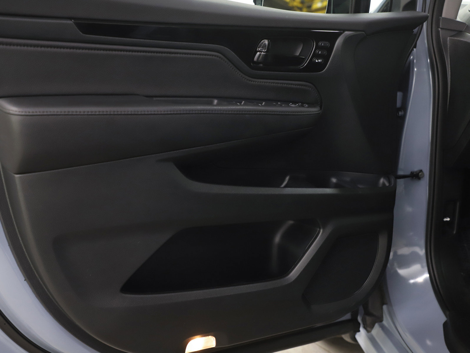 Used 2023 Honda Odyssey Elite image 23