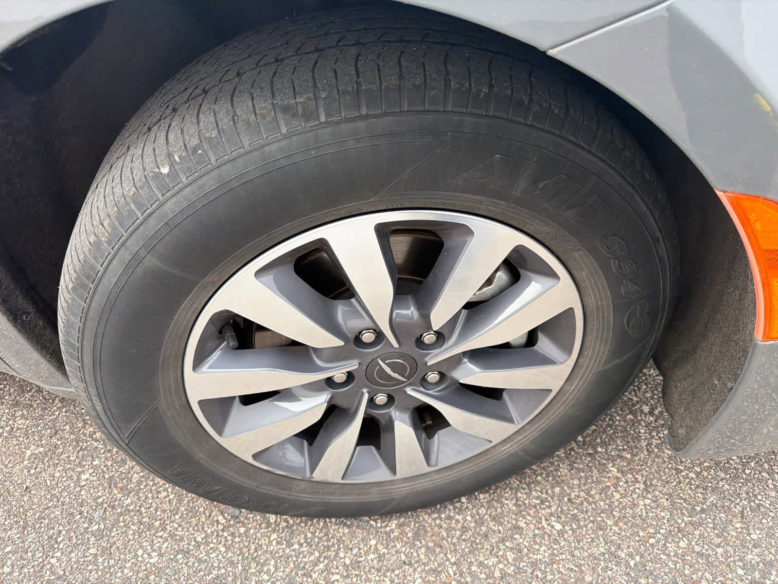 Used 2023 Chrysler Pacifica Touring-L FWD image 5