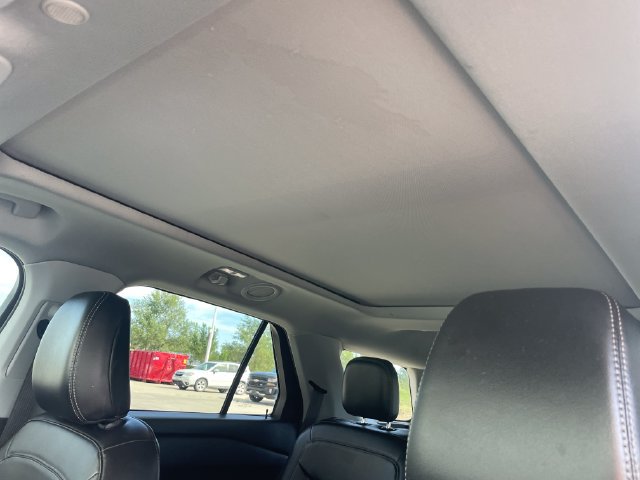 Used 2023 Ford Explorer XLT w/ Equipment Group 202A AWD/4WD image 28