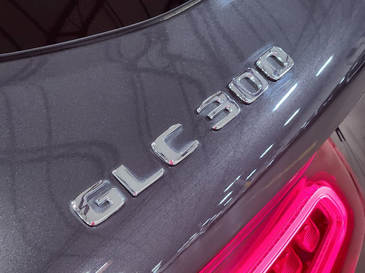 Used 2022 Mercedes-Benz GLC 300 4MATIC image 25