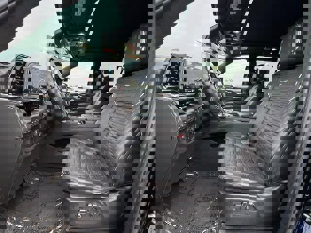 Certified 2024 Cadillac Escalade Sport Platinum w/ LPO, ONYX Package image 22