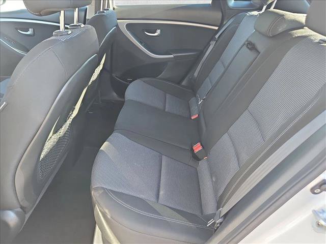 Used 2017 Hyundai Elantra GT FWD image 15