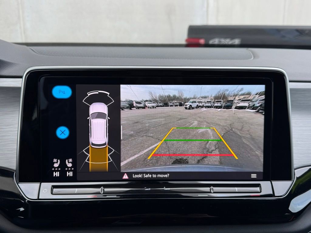 Used 2024 Volkswagen Atlas Cross Sport SE image 17