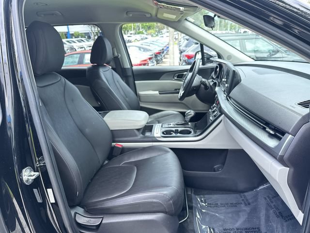 Used 2024 Kia Carnival LX FWD image 29