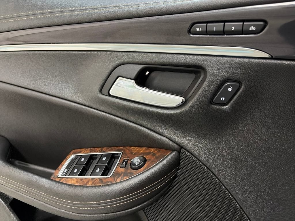 Used 2015 Chevrolet Impala LTZ FWD image 13