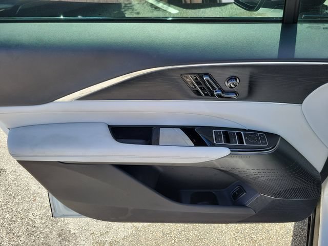 Used 2024 Cadillac Lyriq Luxury RWD image 19