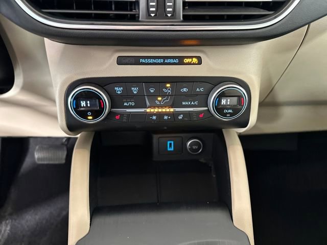 Used 2020 Ford Escape Titanium image 23