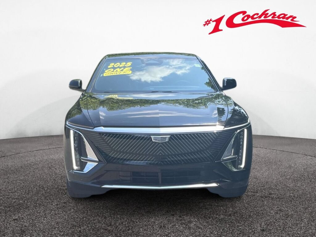 Used 2025 Cadillac Lyriq Luxury AWD/4WD image 12