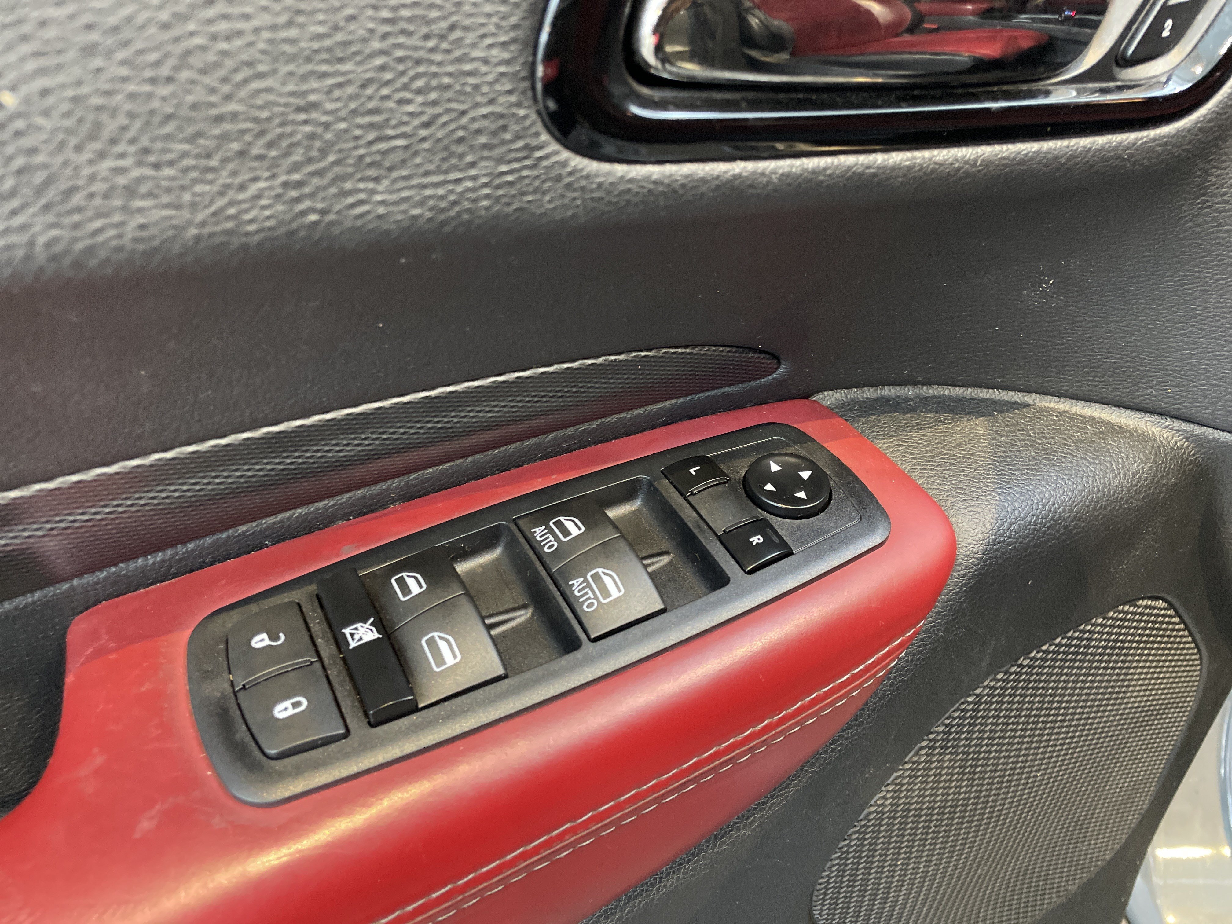 Used 2022 Dodge Durango R/T w/ Blacktop Package AWD/4WD image 19