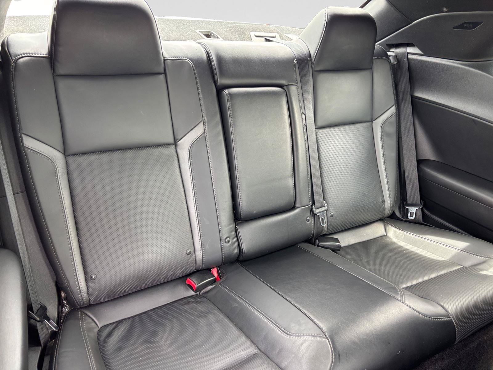 Used 2015 Dodge Challenger R/T Plus RWD image 18