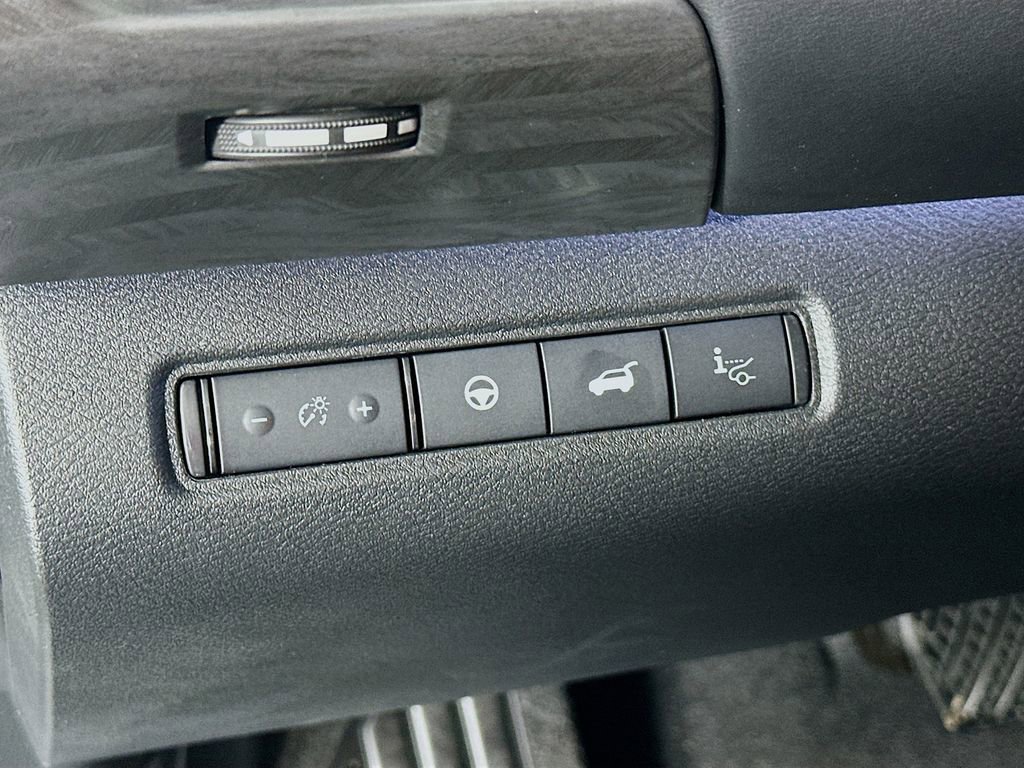 New 2026 Nissan Pathfinder Platinum image 14