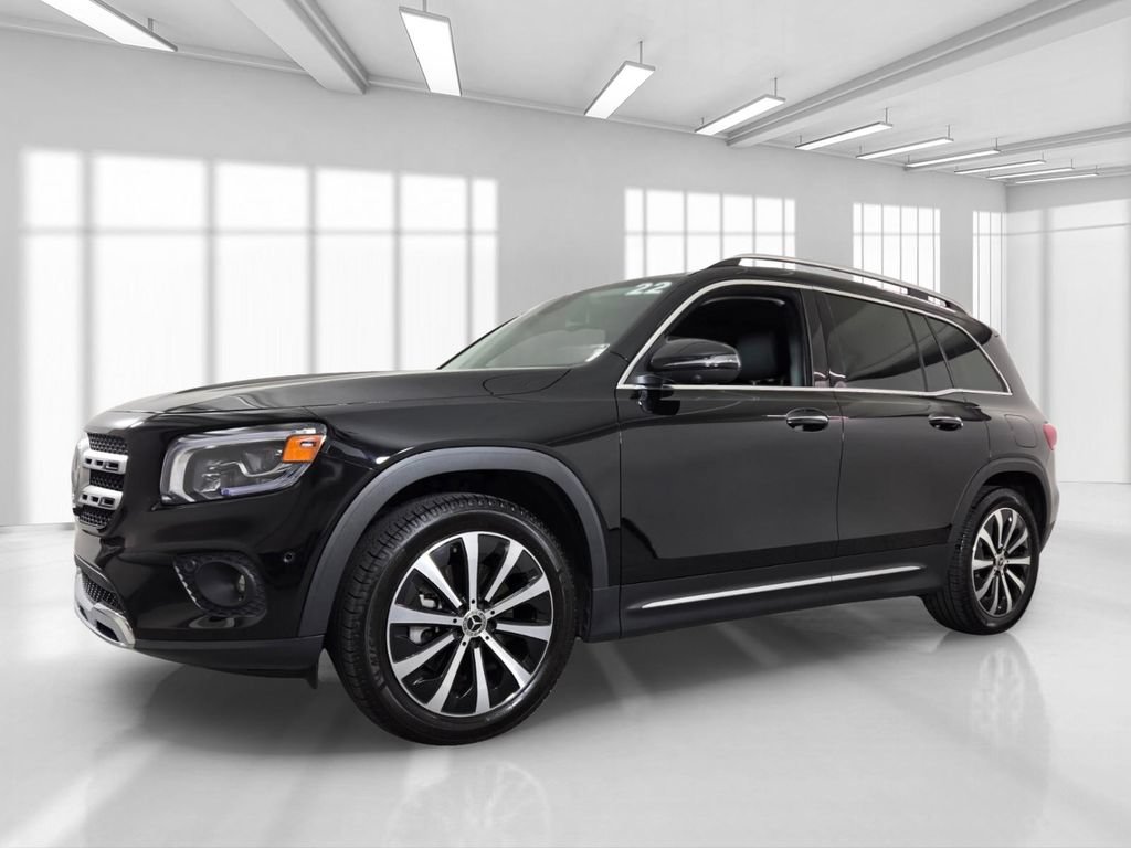 Used 2022 Mercedes-Benz GLB 250 4MATIC image 2