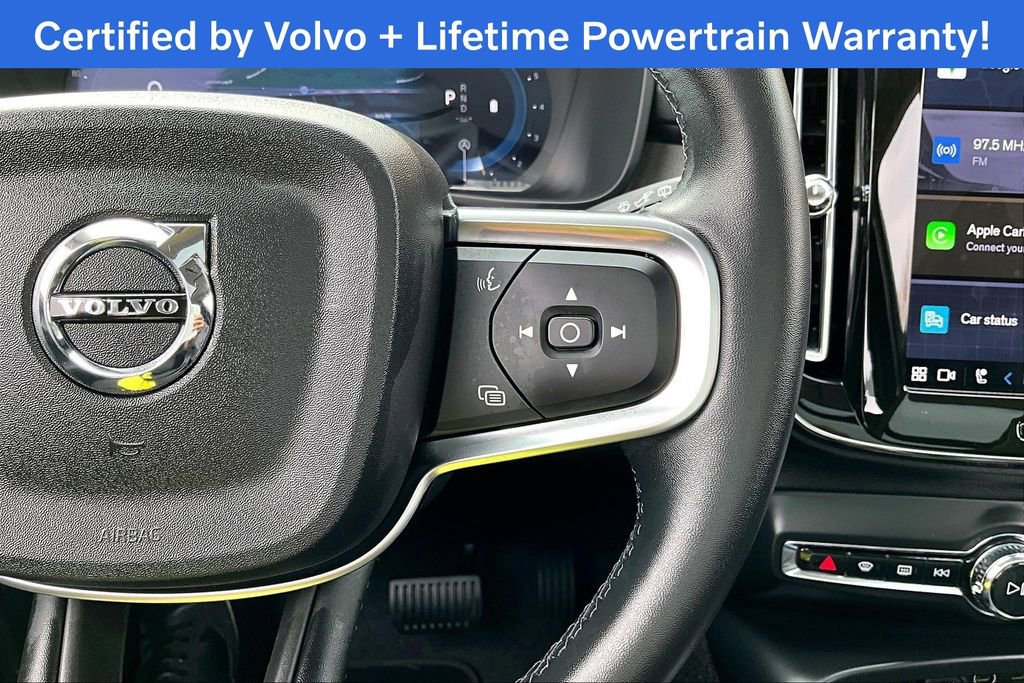Used 2025 Volvo XC40 B5 Plus image 27