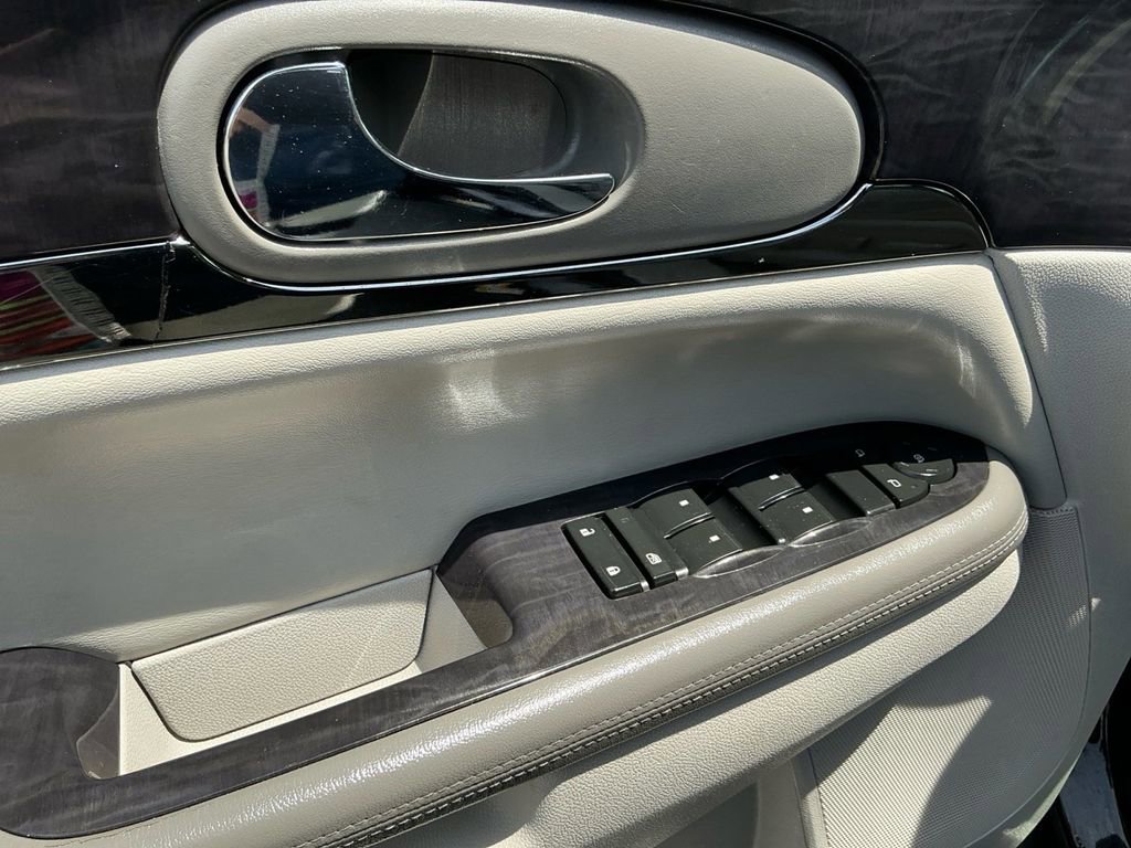 Used 2016 Buick Enclave Convenience FWD image 16