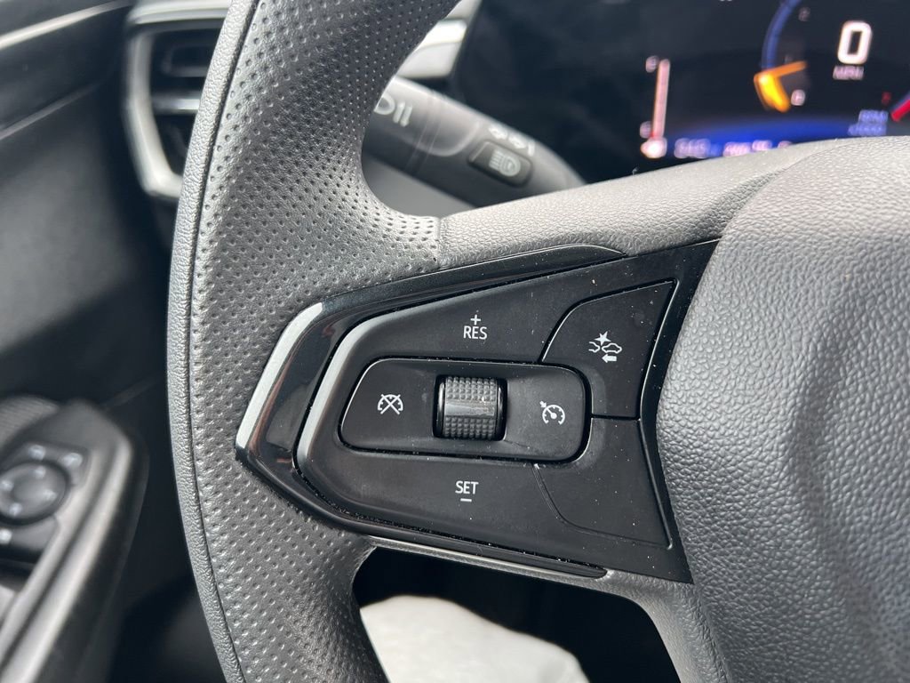 Used 2025 Chevrolet TrailBlazer LT w/ Driver Confidence Package image 16