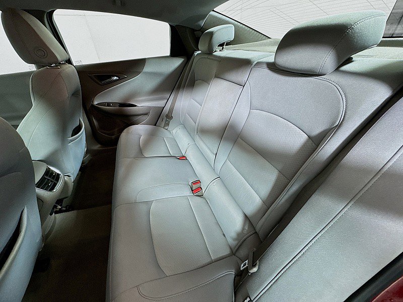 Used 2017 Chevrolet Malibu LT FWD image 20