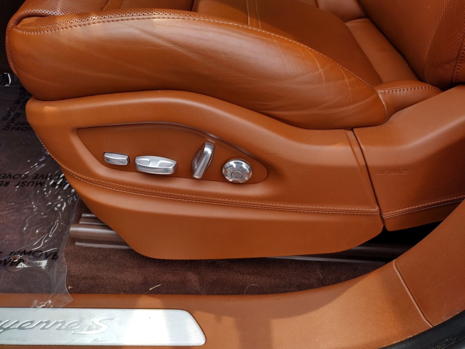 Used 2022 Porsche Cayenne S Platinum image 10