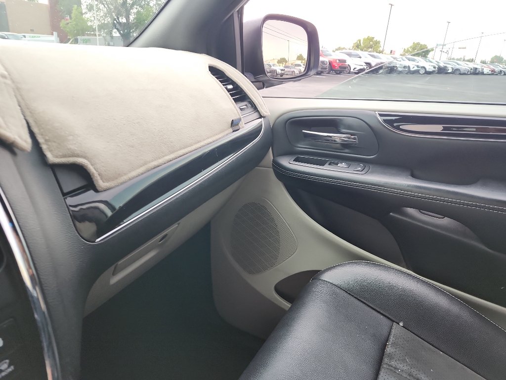 Used 2019 Dodge Grand Caravan SXT FWD image 27