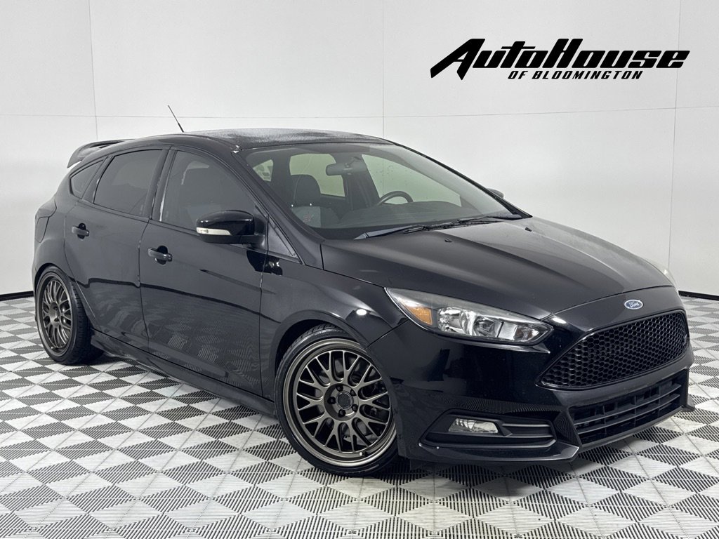Used 2017 Ford Focus ST image 1