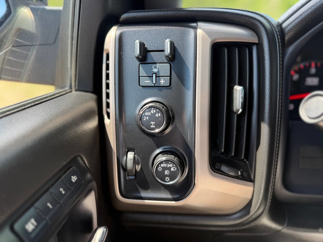 Used 2014 GMC Sierra 1500 Denali w/ Driver Alert Package image 14