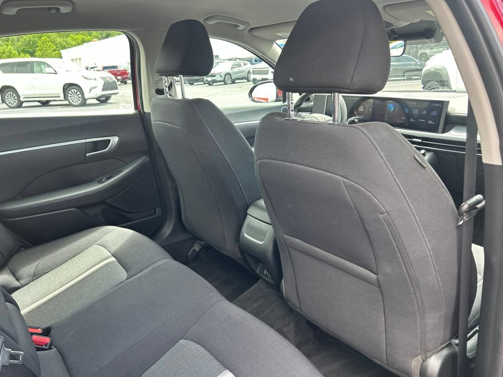 Used 2025 Hyundai Sonata SEL FWD image 40