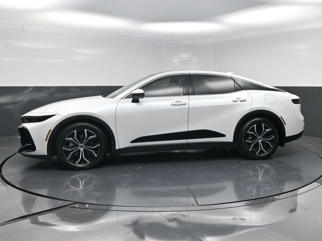 Used 2024 Toyota Crown Limited image 3