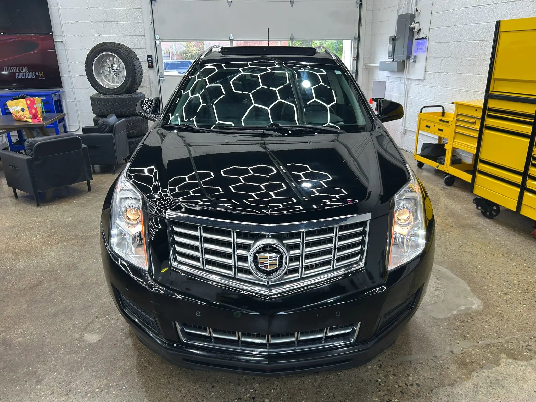 Used 2015 Cadillac SRX Luxury AWD/4WD image 2