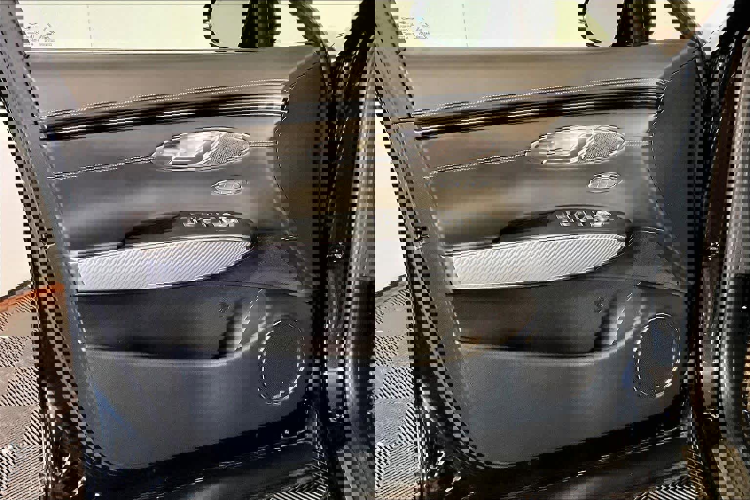 Used 2023 Genesis GV70 2.5T w/ Sport Prestige Package image 22