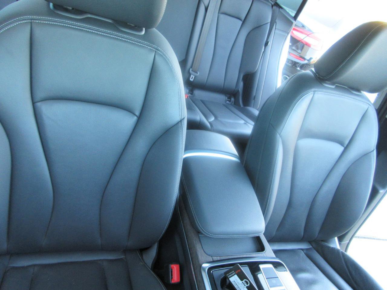 Used 2023 Audi Q8 Premium w/ Convenience Package image 31