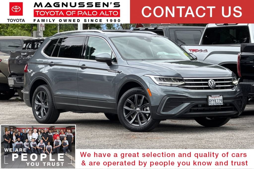 Used 2022 Volkswagen Tiguan SE AWD/4WD image 1