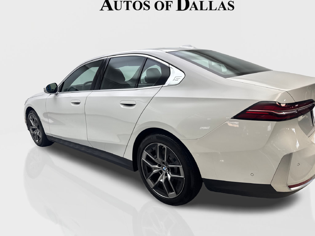 Used 2026 BMW 530i RWD image 16