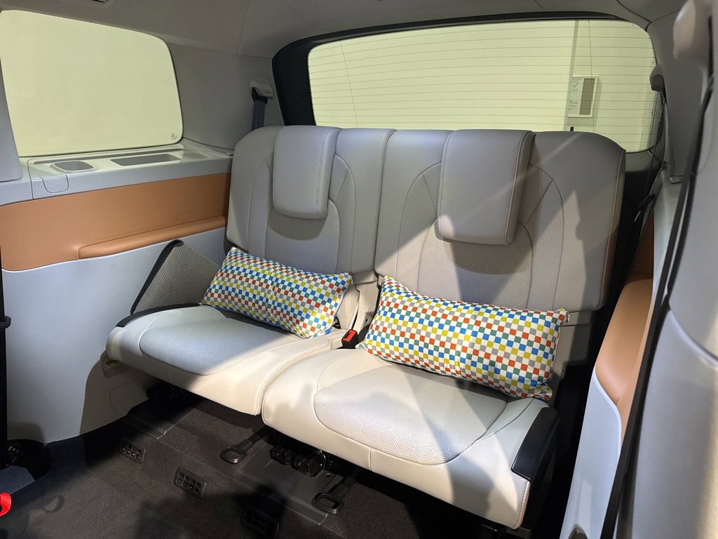 Used 2025 Volkswagen ID. Buzz 1st Edition image 31