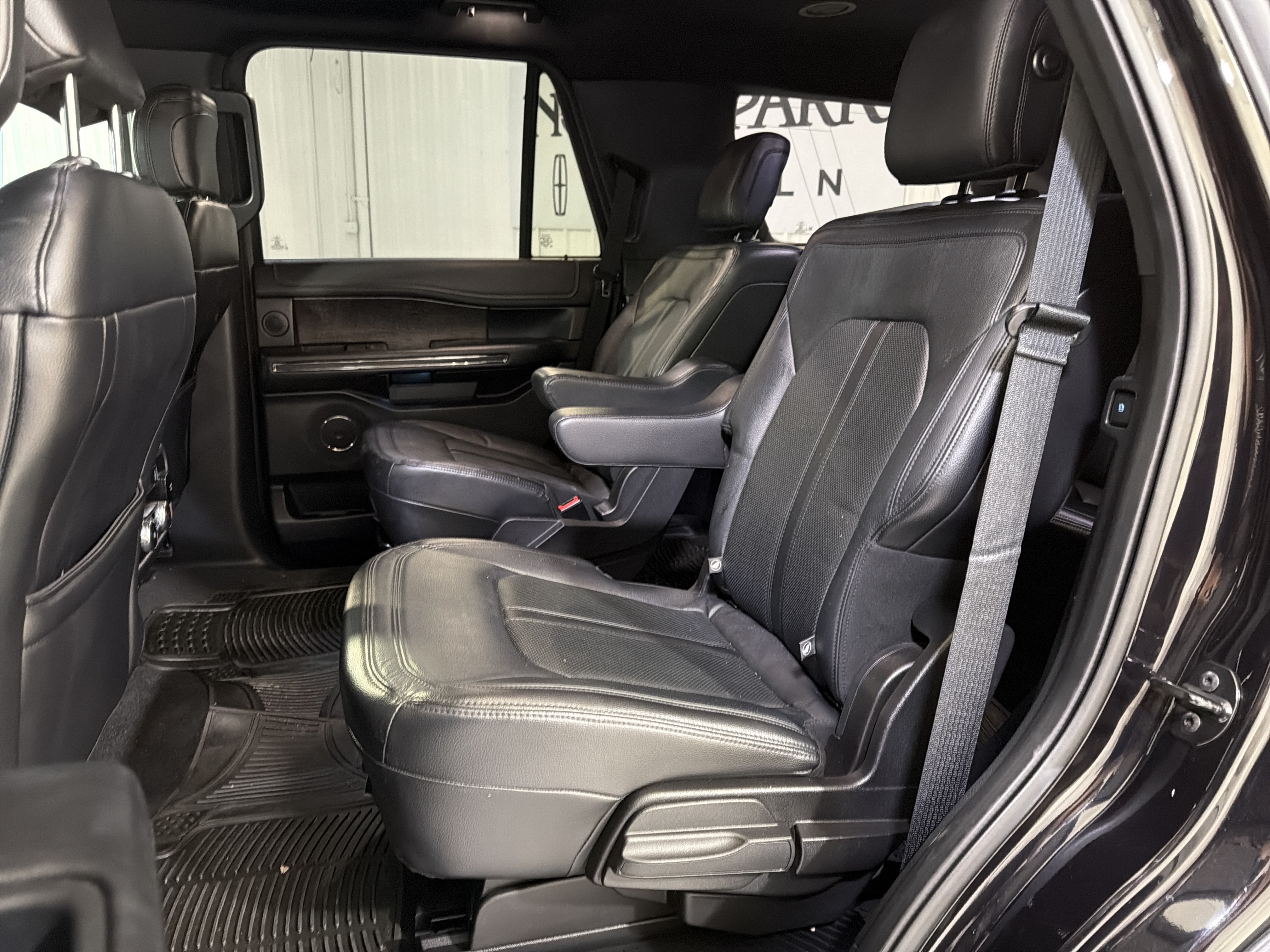 Used 2019 Ford Expedition Limited RWD image 10
