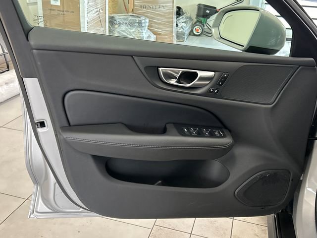 Certified 2025 Volvo V60 B5 Cross Country Plus image 9