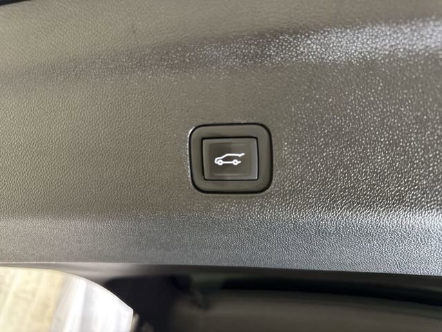 Used 2024 Chevrolet Tahoe High Country AWD/4WD image 32