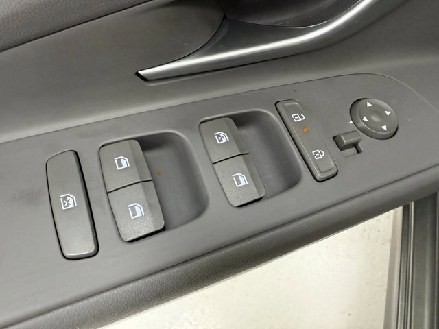 Used 2024 Hyundai Elantra SEL w/ Convenience Package image 29