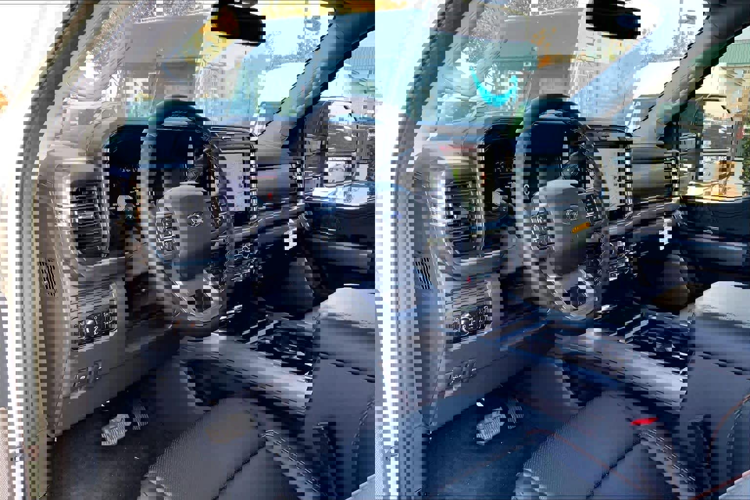 New 2026 Ford F250 Lariat w/ Black Appearance Package image 6