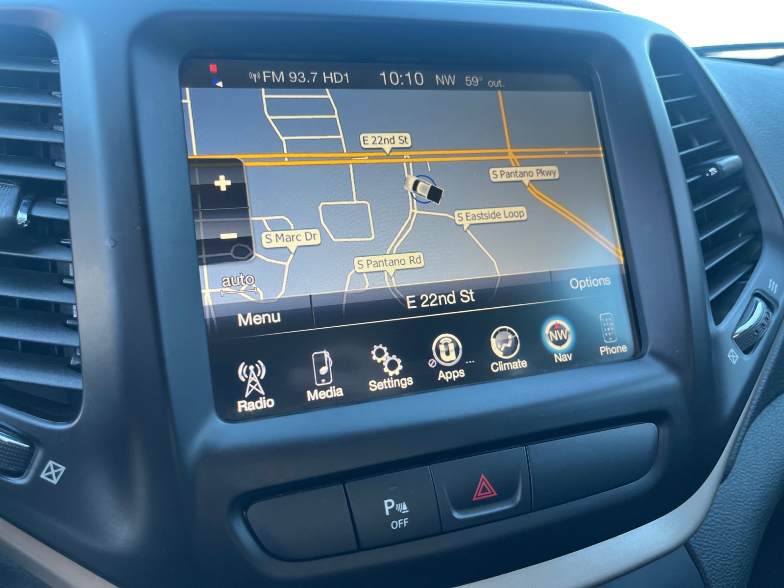 Used 2018 Jeep Cherokee Latitude image 29