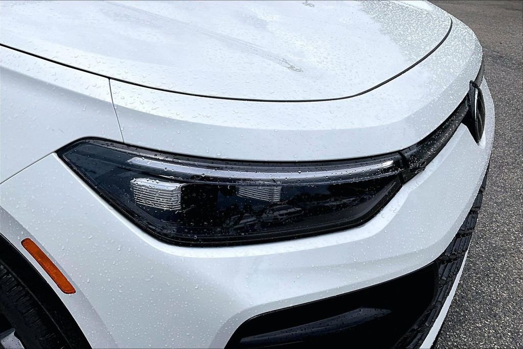 New 2026 Volkswagen Tiguan SE R-Line FWD image 12