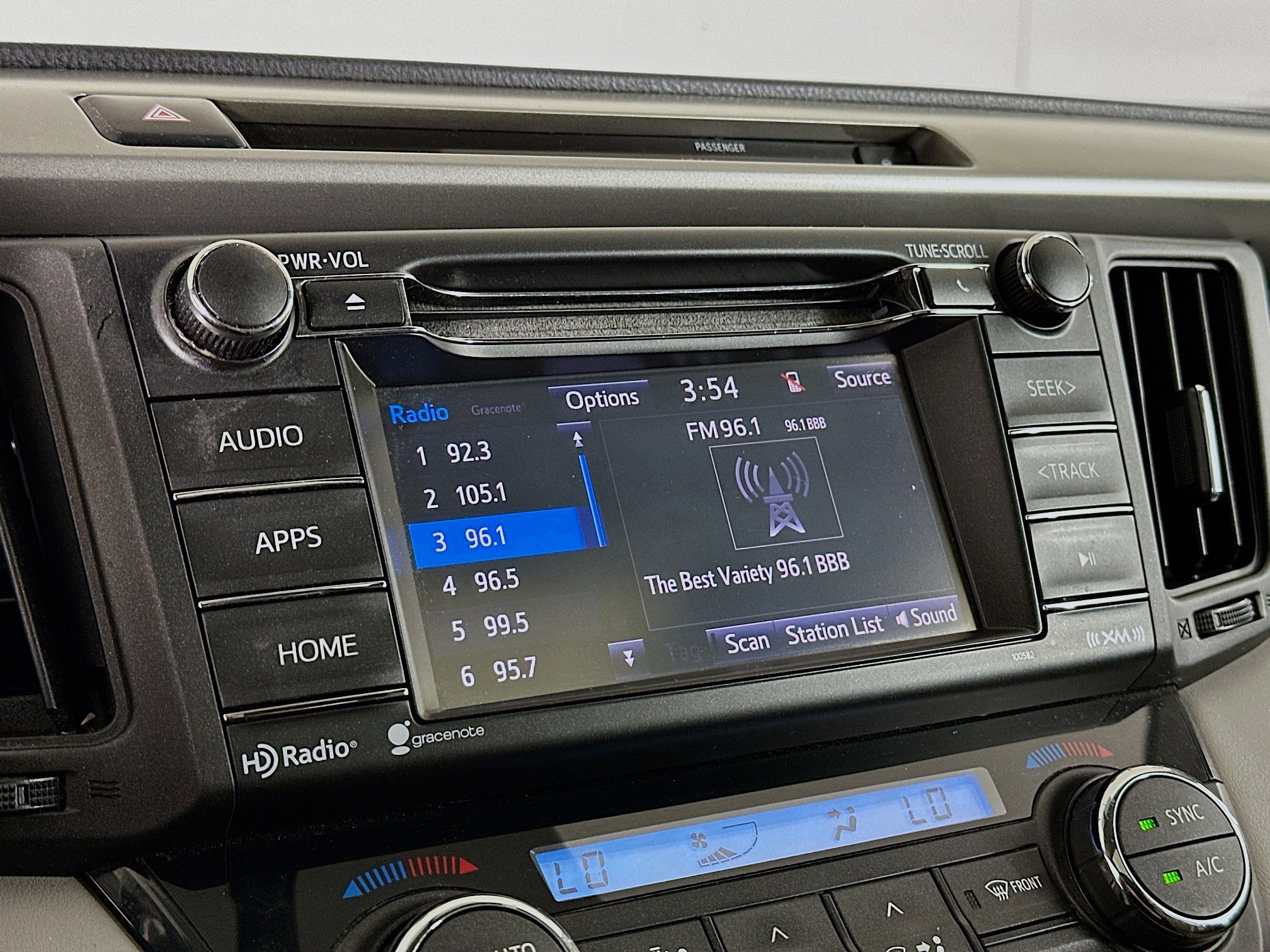 Used 2016 Toyota RAV4 XLE image 21