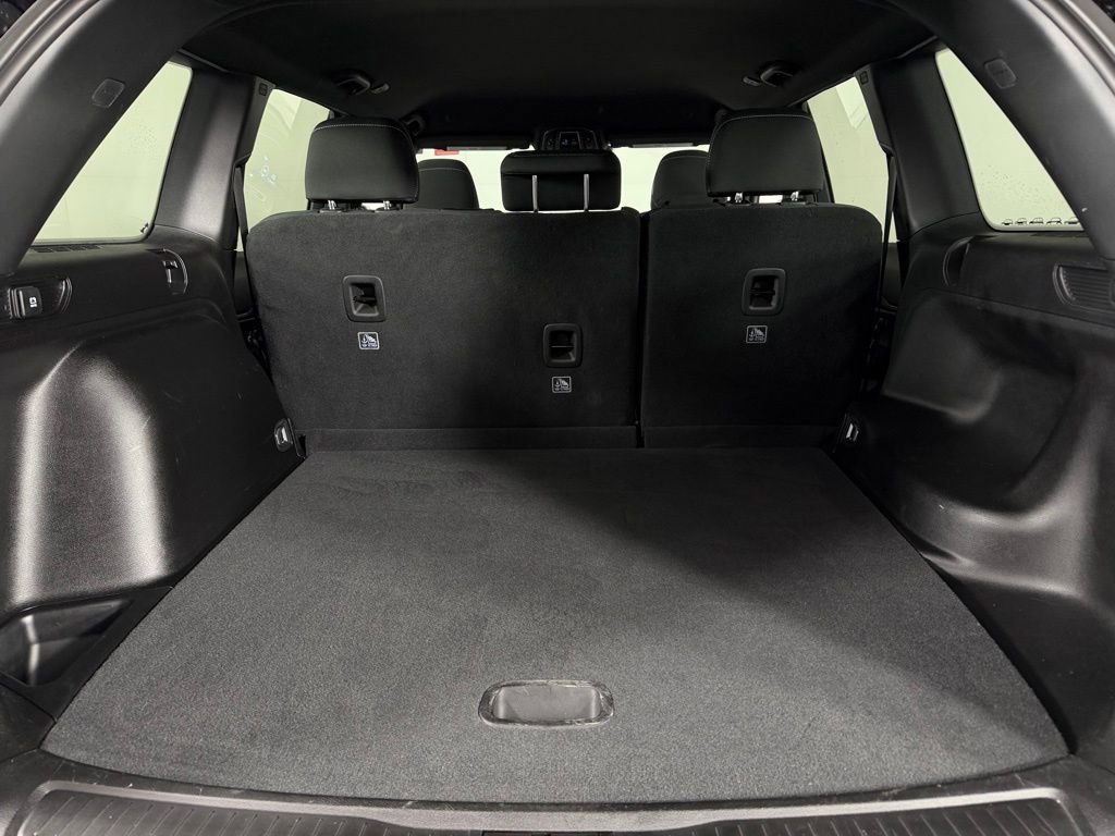 Certified 2024 Jeep Grand Cherokee Laredo image 25