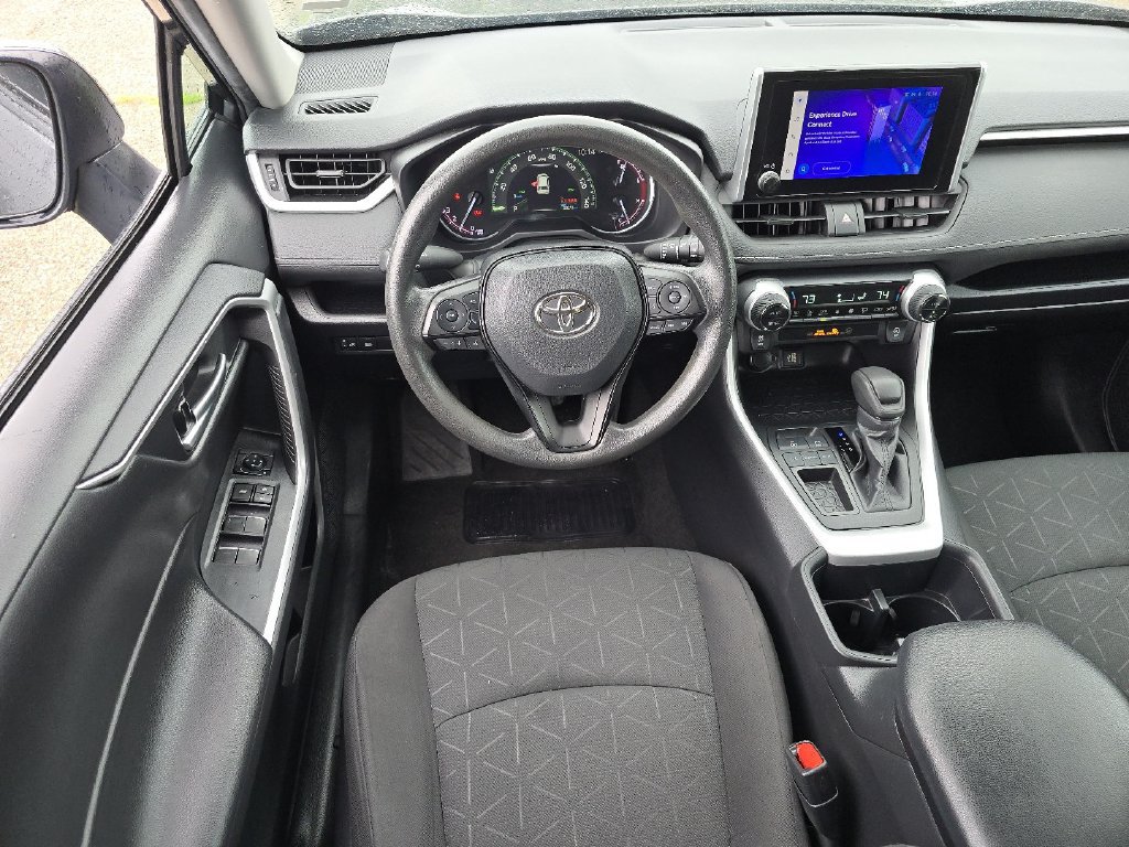 Used 2024 Toyota RAV4 XLE FWD image 25